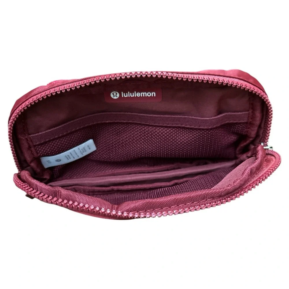 NWT Lululemon Everywhere Belt Bag - Picture 5 of 9